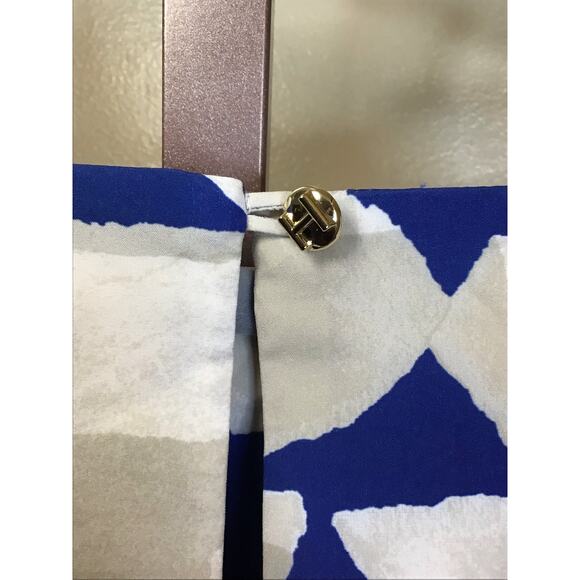 Halston Women Sleeveless Printed Dress With Angled Hem Sz. Sm NWT Blue Designer - Picture 4 of 8